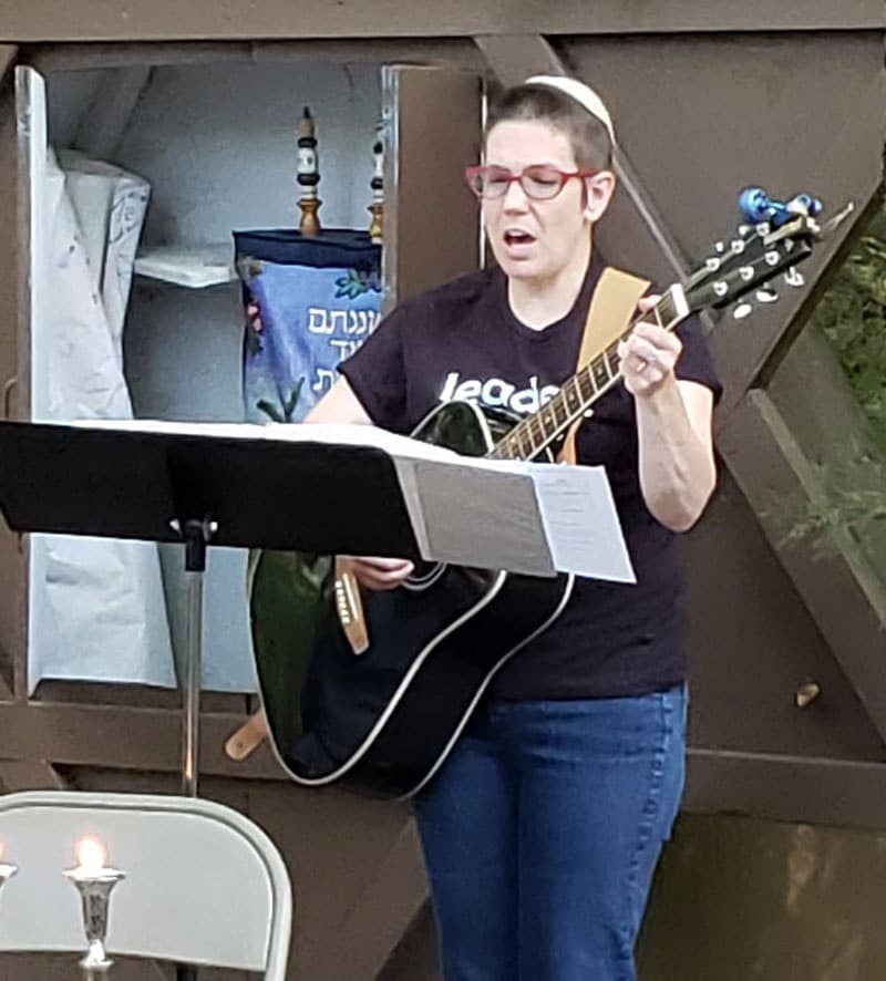 Songleader Juliette Nehring